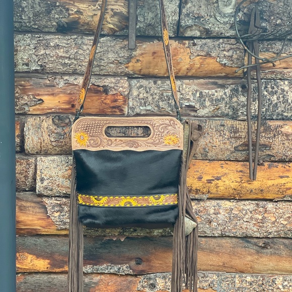 MYRA BAG BLACK VELVET COWHIDE HAND-TOOLED - Picture 2 of 9